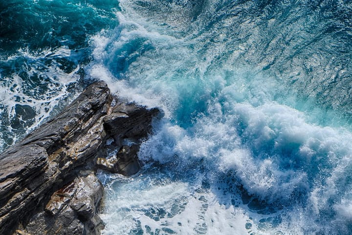 Where the sea keeps the time